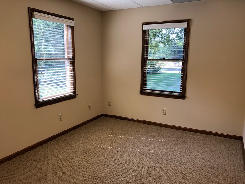 More Photos Of 404 E Chatham St, Cary Office For Lease