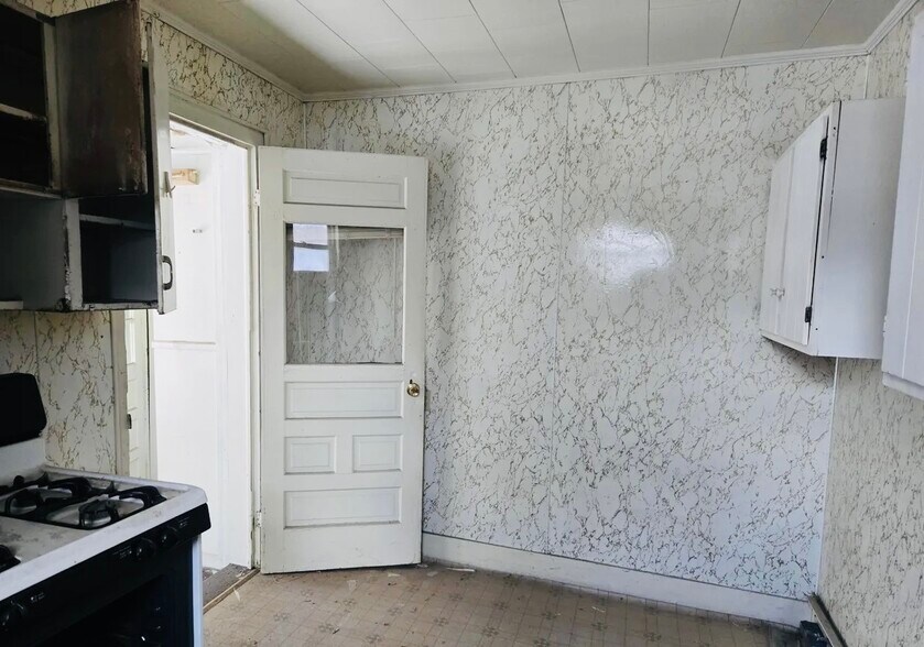 More Photos Of 20 Elm St, Hoosick Falls Multifamily For Sale