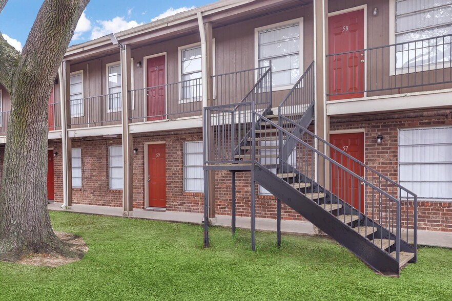 More Photos Of 3940 S Shaver St, Houston Apartments For Sale