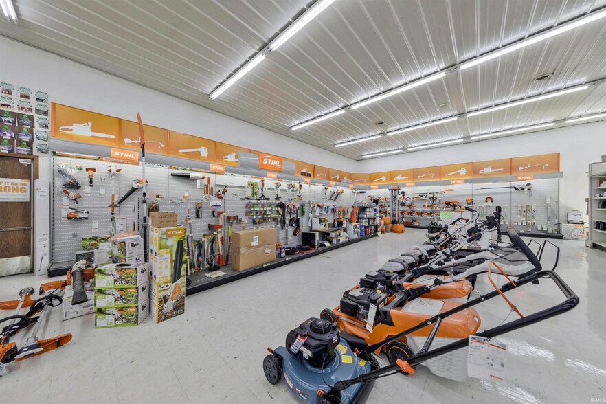 More Photos Of 990 N US Highway 41, Princeton General Retail For Sale
