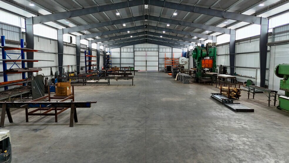 More Photos Of 1102 Sealy Rd, Sealy Manufacturing For Sale