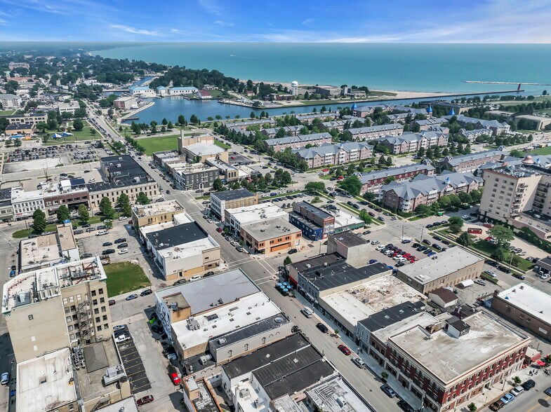 More Photos Of 5715 6th Ave, Kenosha Freestanding For Sale