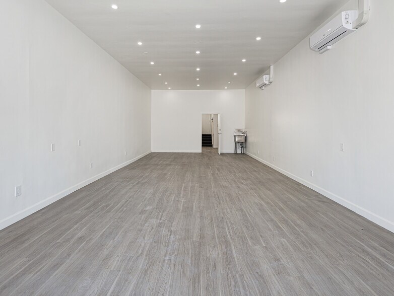 More Photos Of 8328-8332 Lincoln Blvd, Los Angeles Storefront For Sale