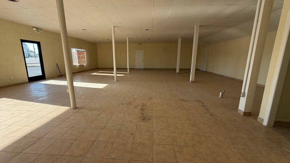 More Photos Of 1400 Brundidge St, Troy General Retail For Sale
