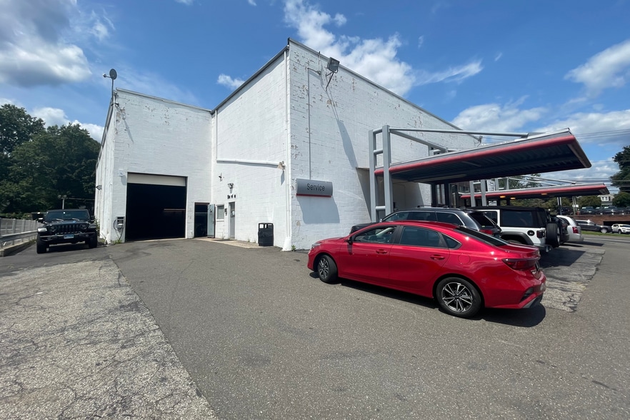 More Photos Of 387 Tunxis Hill Rd, Fairfield Auto Dealership For Sale