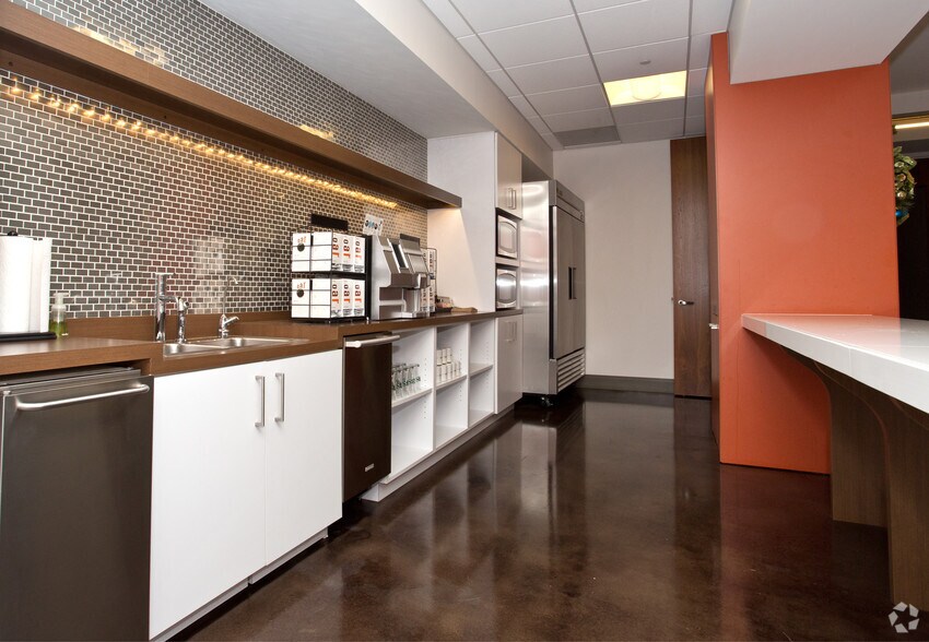 Photo of Lbby Floor Ste 100 - Spec Suite