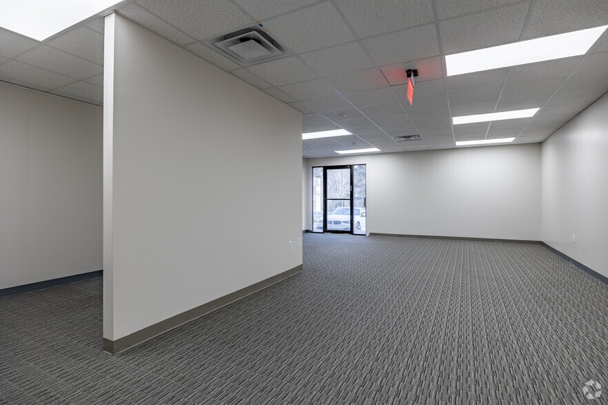 More Photos Of 2720 Sheraton Dr, Macon-Bibb Unknown For Lease