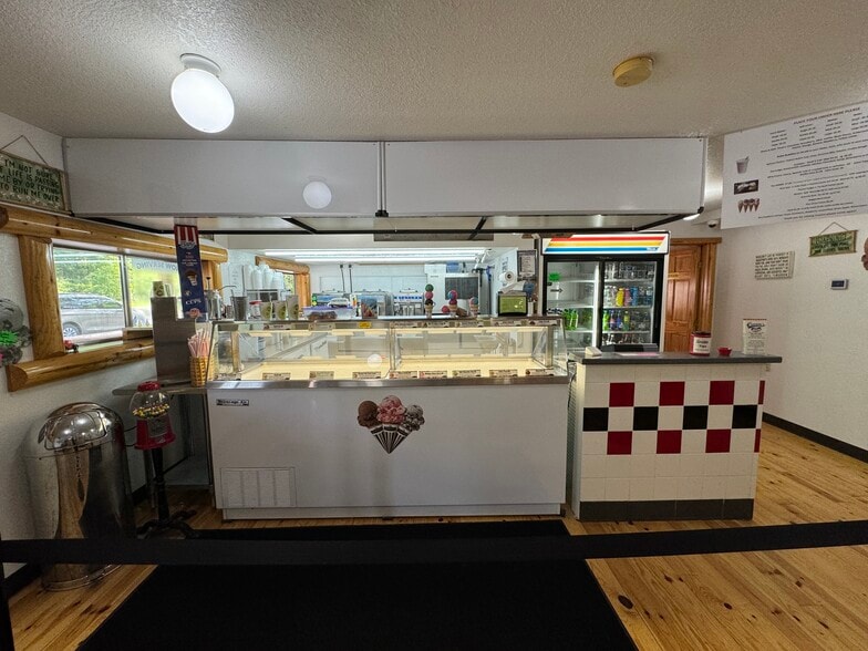 More Photos Of 482 N Sage Lake Rd, Hale Freestanding For Sale