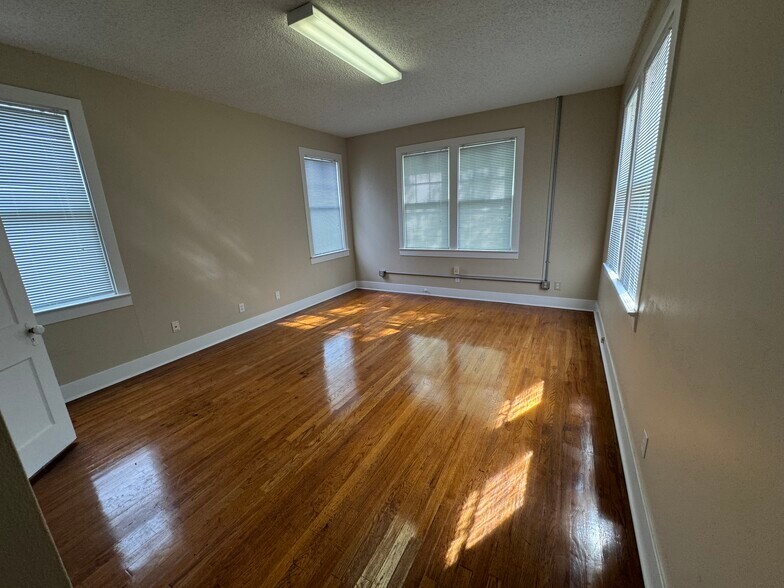More Photos Of 436 S Fannin Ave, Tyler Office Residential For Sale