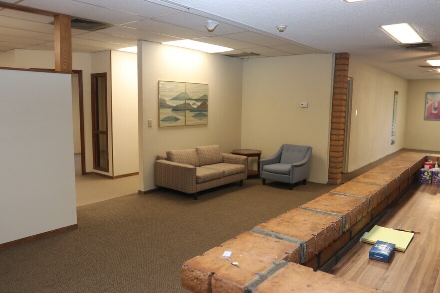 More Photos Of 428 E Southern Ave, Tempe Office For Sale