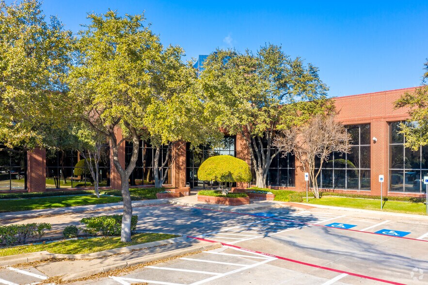 More Photos Of 2100 & 2150 Lakeside Blvd, Richardson Unknown For Lease