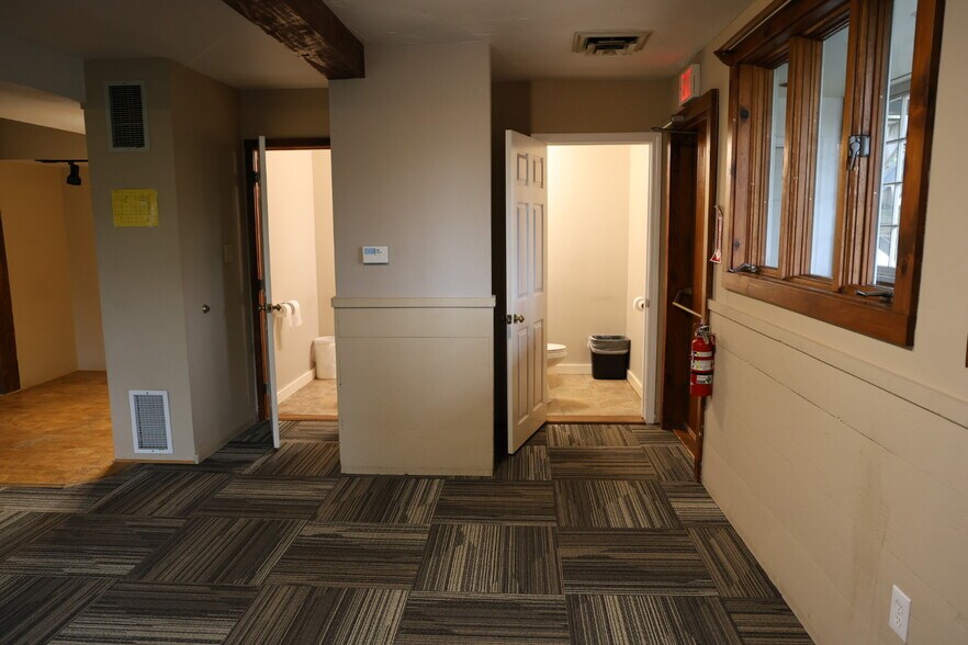 More Photos Of 807 NH-3A, Bow Light Manufacturing For Sale