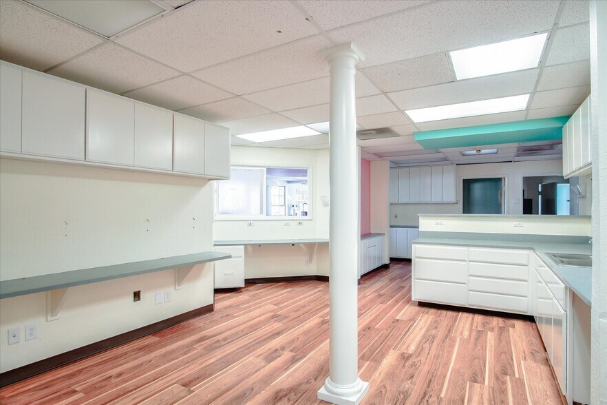 More Photos Of 890 Sunset Dr, Hollister Medical For Lease