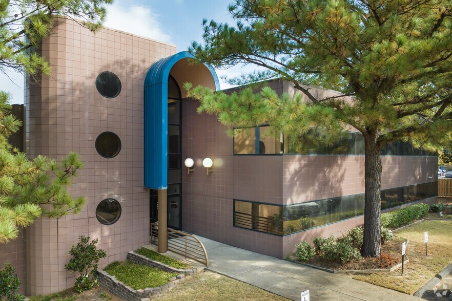 More Photos Of 5180 Park Ave, Memphis Office For Lease