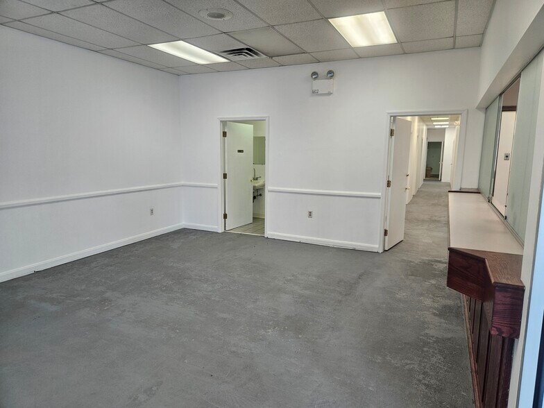 More Photos Of 239 Northern Blvd, Clarks Summit Medical For Lease