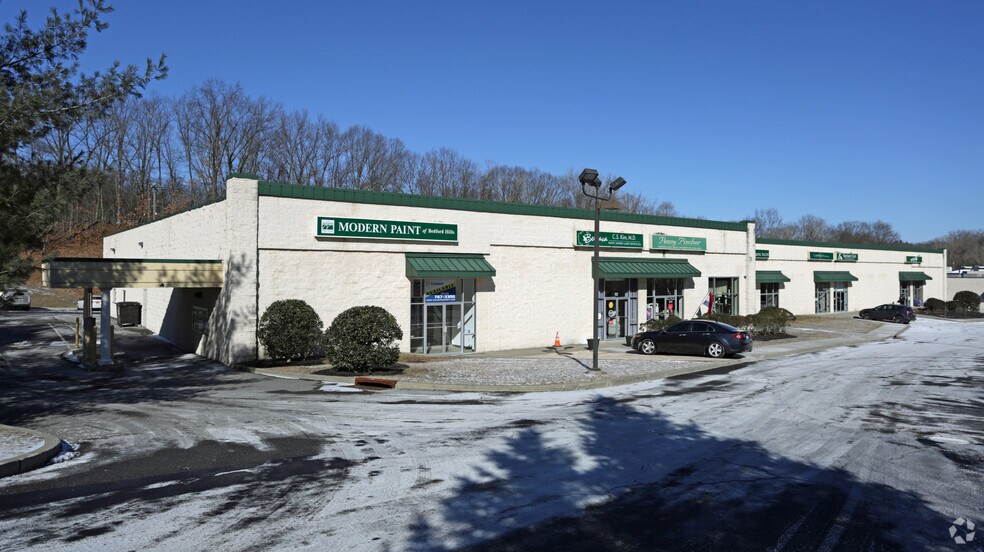 More Photos Of 192 Route 117 by Pass Rd, Bedford Hills Storefront For Lease