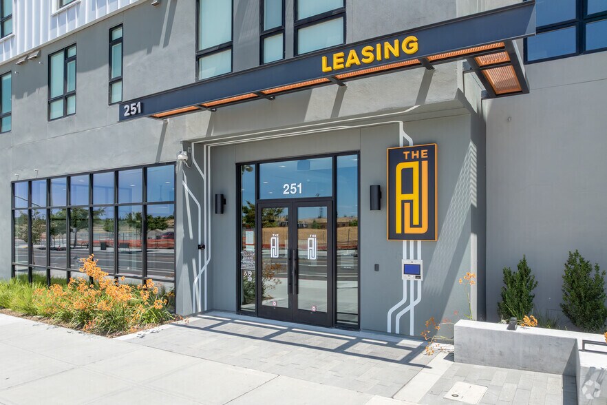 More Photos Of 251 6th St, Sacramento Apartments For Lease