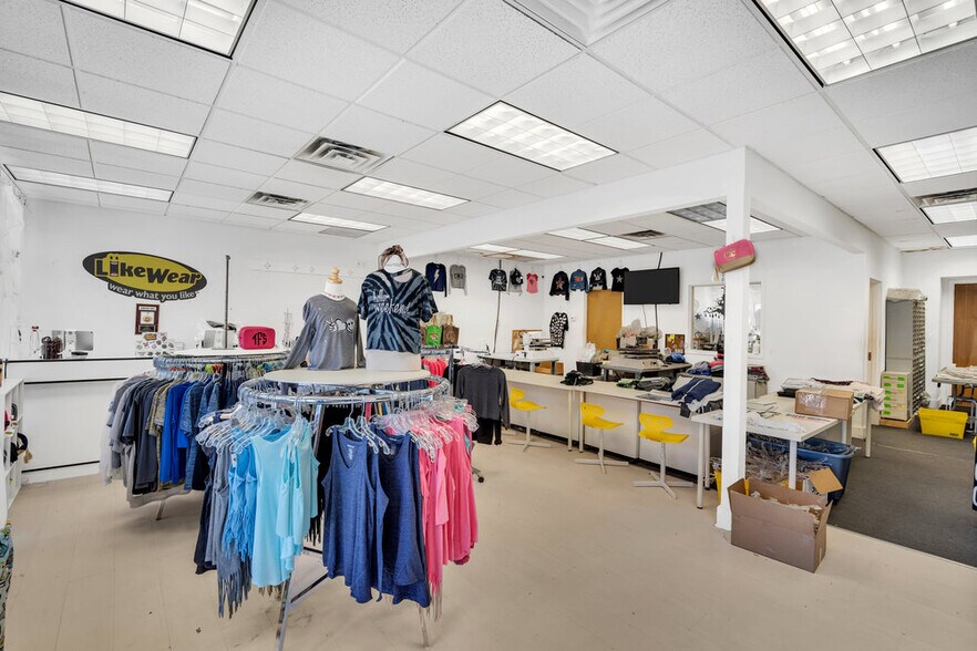 More Photos Of 142 S Livingston Ave, Livingston Unknown For Lease