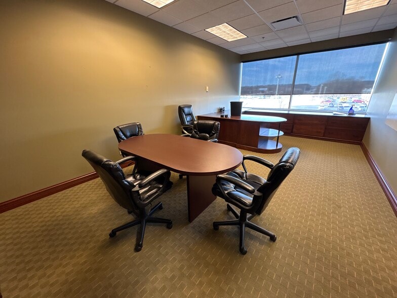 More Photos Of 3589 Sagamore Pky, Lafayette Office For Lease