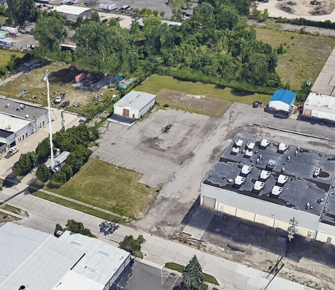 More Photos Of 5836 Hubbard, Garden City Warehouse For Sale