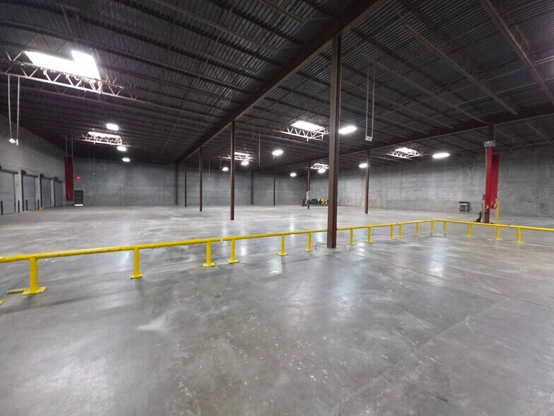More Photos Of 600 S Railroad Ave, Kings Mountain Warehouse For Lease