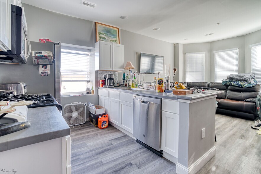 More Photos Of 3817 Pacific Ave, Wildwood Restaurant For Sale