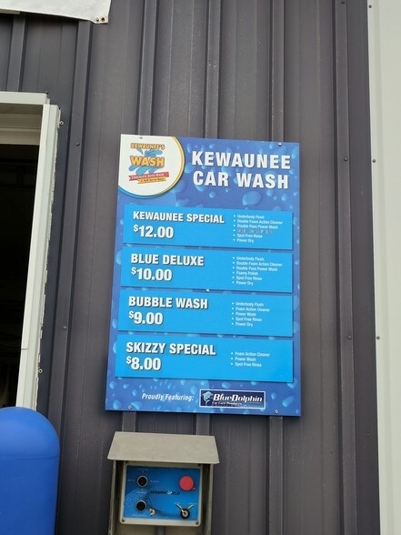 More Photos Of 921 Marquette Dr, Kewaunee Carwash For Sale