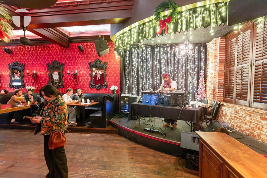 More Photos Of 1409 R St, Sacramento Storefront Retail Residential For Sale