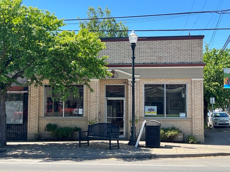 More Photos Of 502 Trade St, Amity Freestanding For Sale