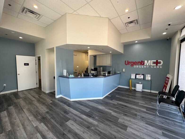 More Photos Of 22950 Vanowen St, West Hills General Retail For Lease