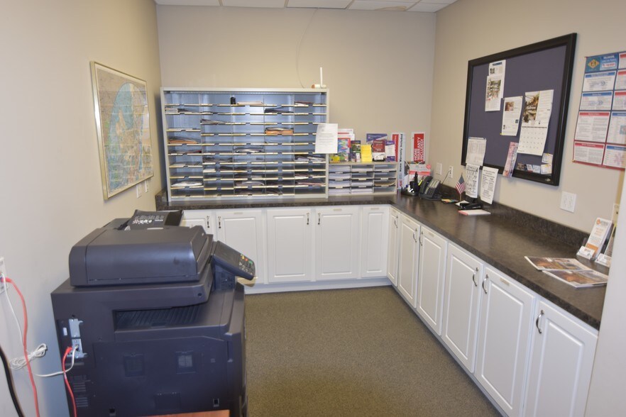 More Photos Of 5560 Kirkwood Hwy, Wilmington Office For Sale