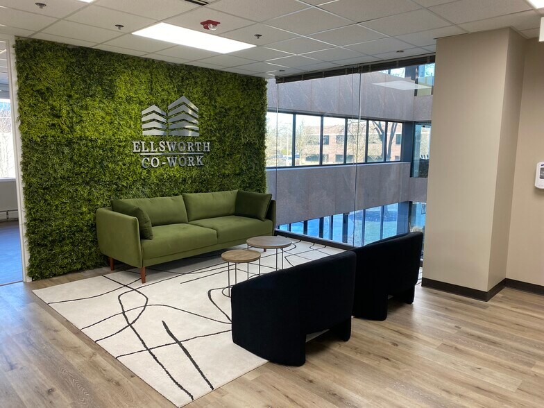 More Photos Of 1733 Park St, Naperville Medical For Lease