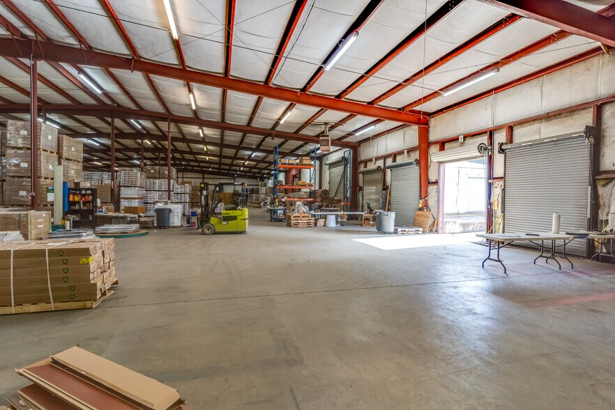 More Photos Of 520 Lovers Lane Rd, Calhoun Warehouse For Sale
