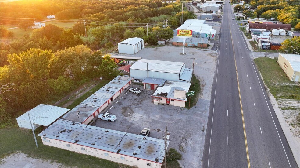 More Photos Of 1408 E Wise St, Bowie Hotel For Sale