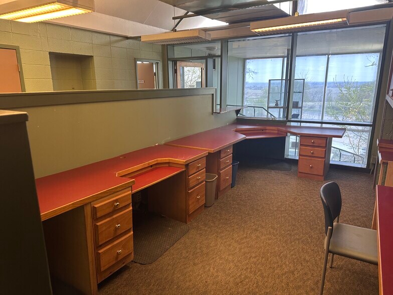 More Photos Of 4629 N Overland Trl, Laporte Unknown For Lease