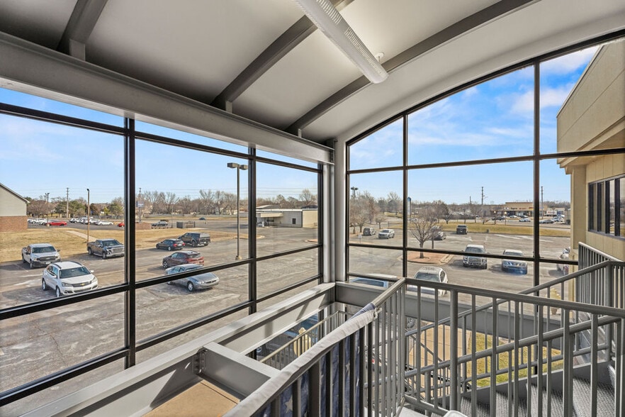 More Photos Of 7340 W 21st St N, Wichita Office For Lease