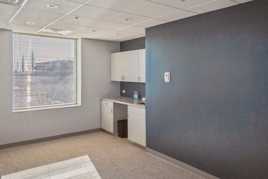 More Photos Of 720 Osterman Ave, Deerfield Medical For Lease