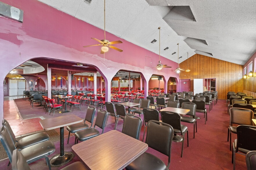 More Photos Of 276 Union Ave, Bakersfield Religious Facility For Sale