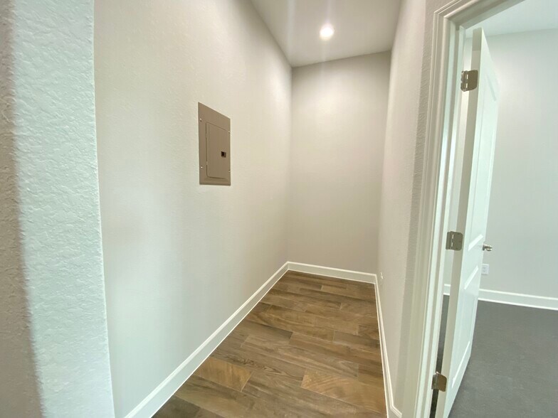 More Photos Of 1640 Highland Falls Dr, Leander Medical For Sale