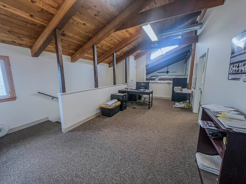 More Photos Of 12565 County Road 2, Brighton Flex For Lease