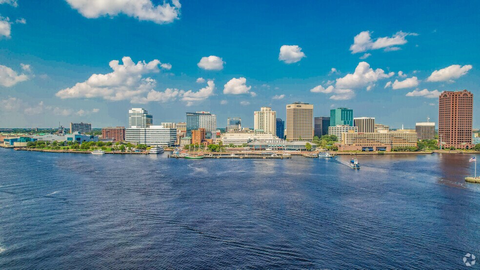 More Photos Of 101 W Main St, Norfolk Office For Lease