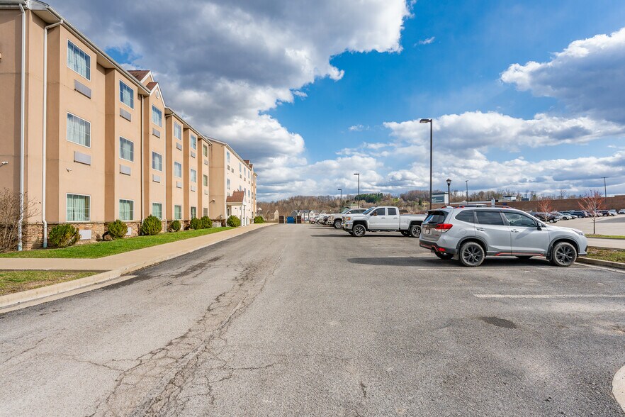 More Photos Of 20 Southland Dr, Fairmont Hotel For Sale