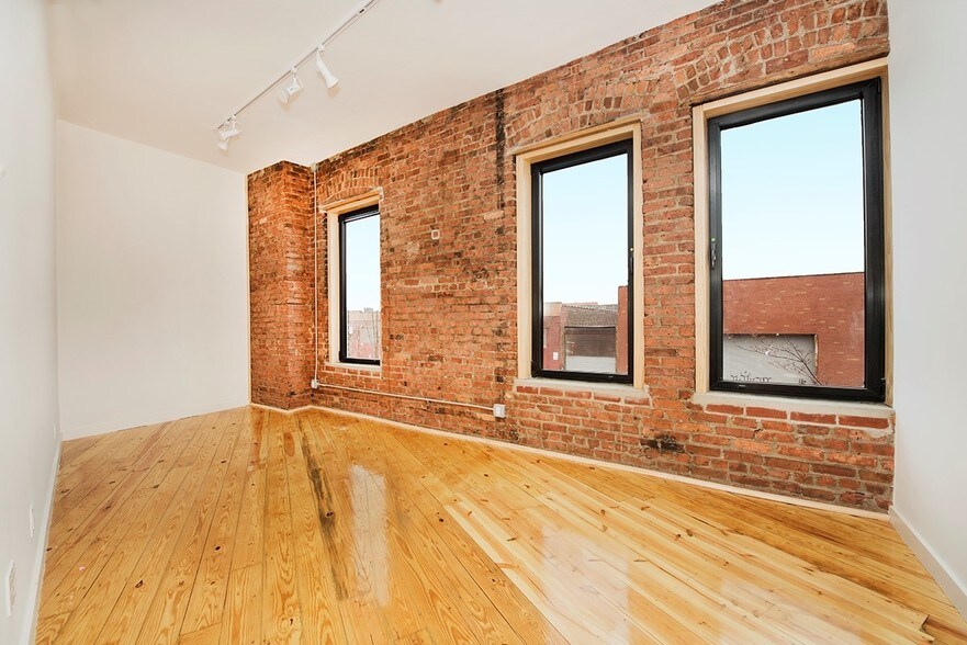 More Photos Of 1-11 Gem St, Brooklyn Office For Lease
