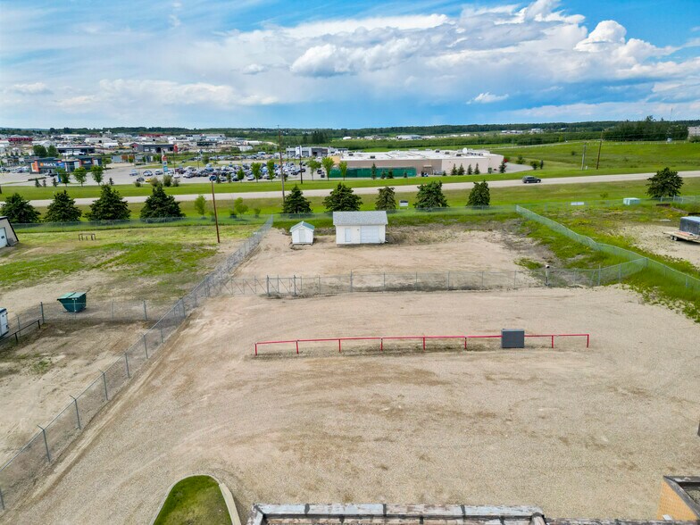 More Photos Of 5516 Industrial Rd, Rocky Rapids Office For Lease