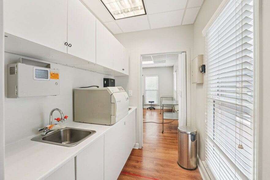 More Photos Of 6315 Amherst Ct, Peachtree Corners Medical For Sale