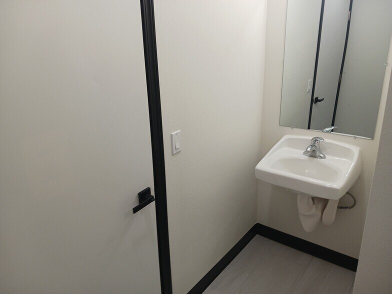 More Photos Of 1224 N Idaho St, Post Falls Coworking Space