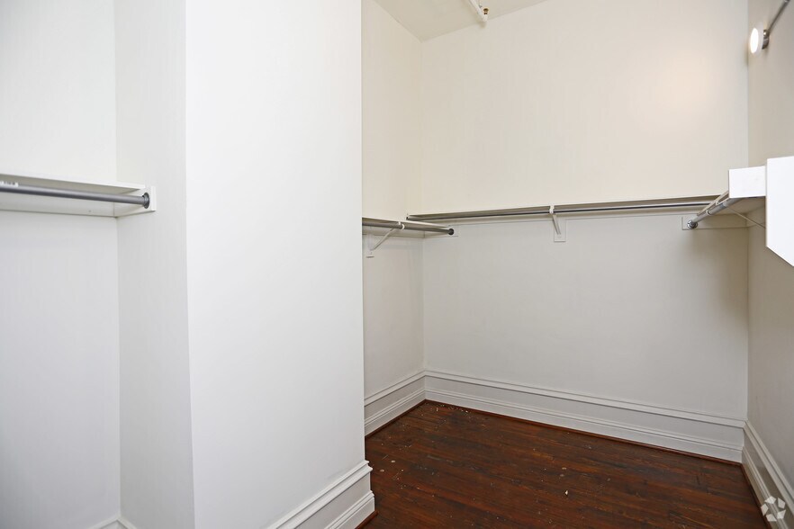 More Photos Of 401 N Carroll Ave, Dallas Apartments For Sale