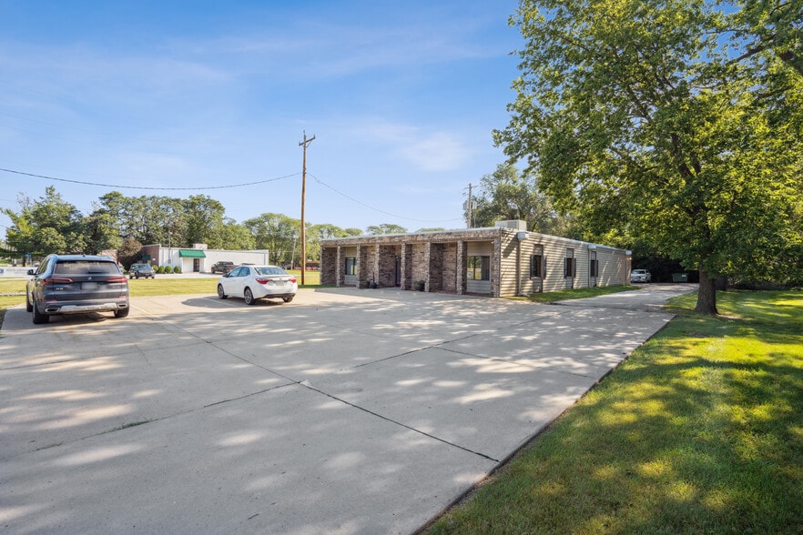 Primary Photo Of 2721 SW 30th St, Des Moines Office For Sale