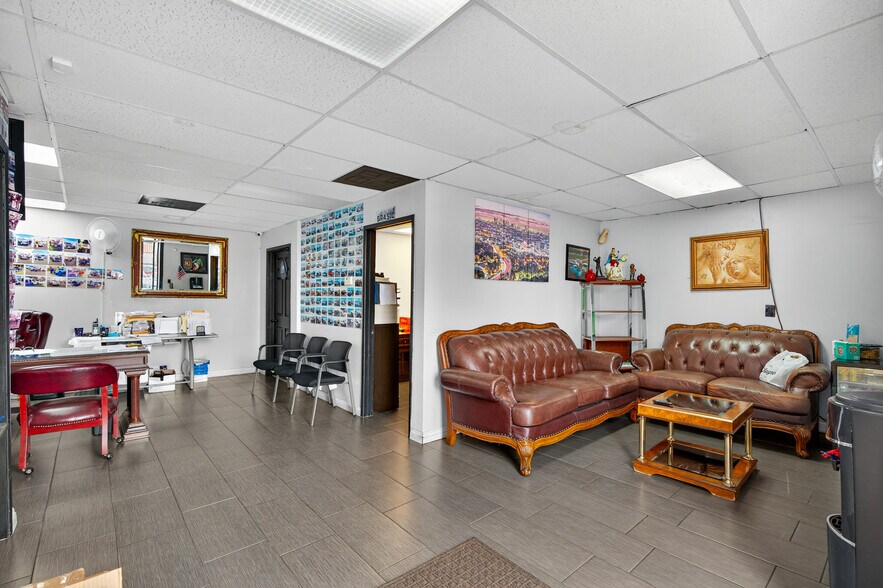 More Photos Of 8235 Sunland Blvd, Sun Valley Auto Dealership For Sale
