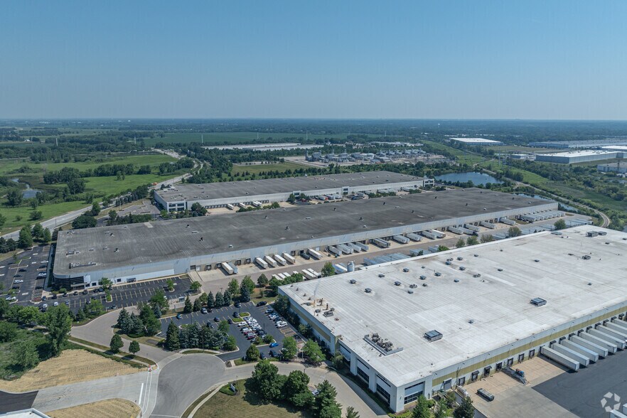 More Photos Of 2580 Prospect Ct, Aurora Warehouse For Lease